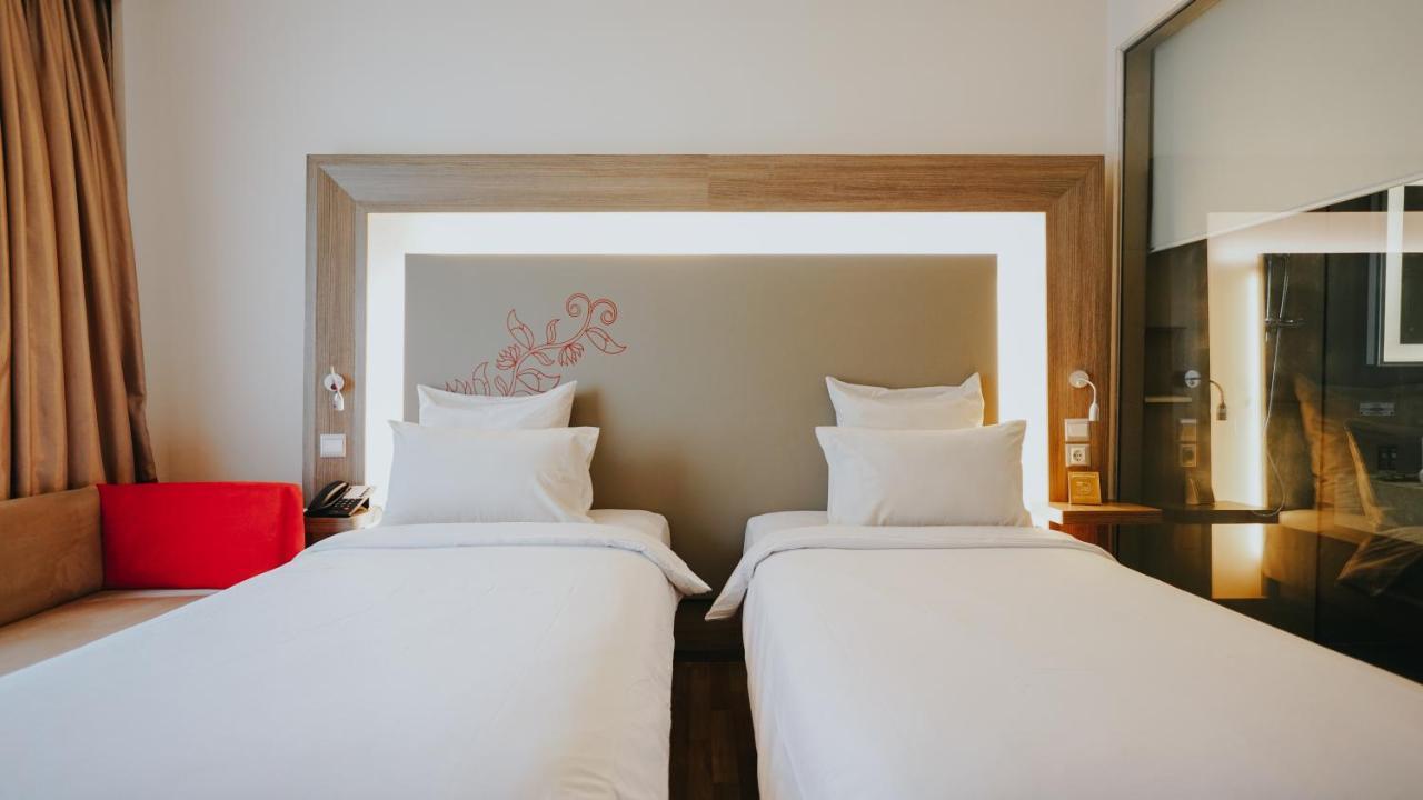 Novotel Banjarmasin Airport Banjarbaru Ngoại thất bức ảnh
